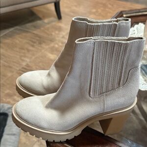 Dolce Vita Caster H2O Ivory Leather Casual Ankle Boots Booties